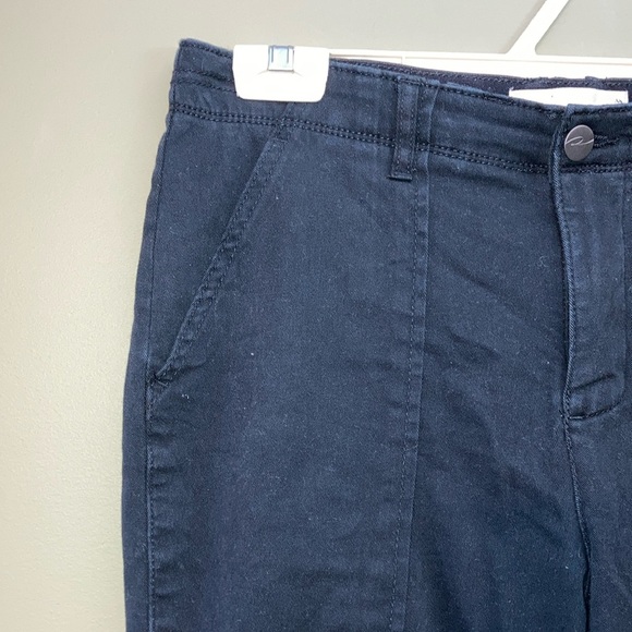 Ricki's Black Ankle Cropped Pants - Picture 3 of 13